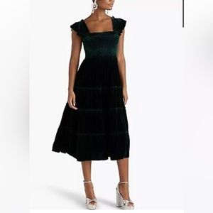 HILL HOUSE HOME The Akilah Nap Dress in Emerald Green Velvet